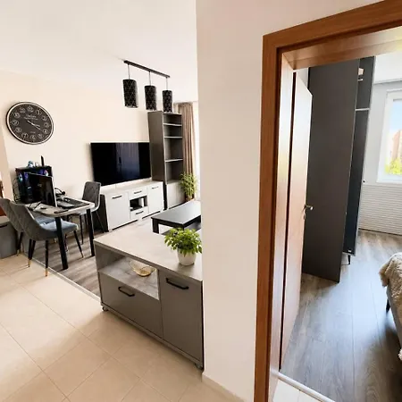 Two-bedroom With A Cozy Balcony * 阳光海滩