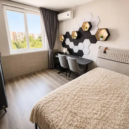 公寓 Two-bedroom With A Cozy Balcony